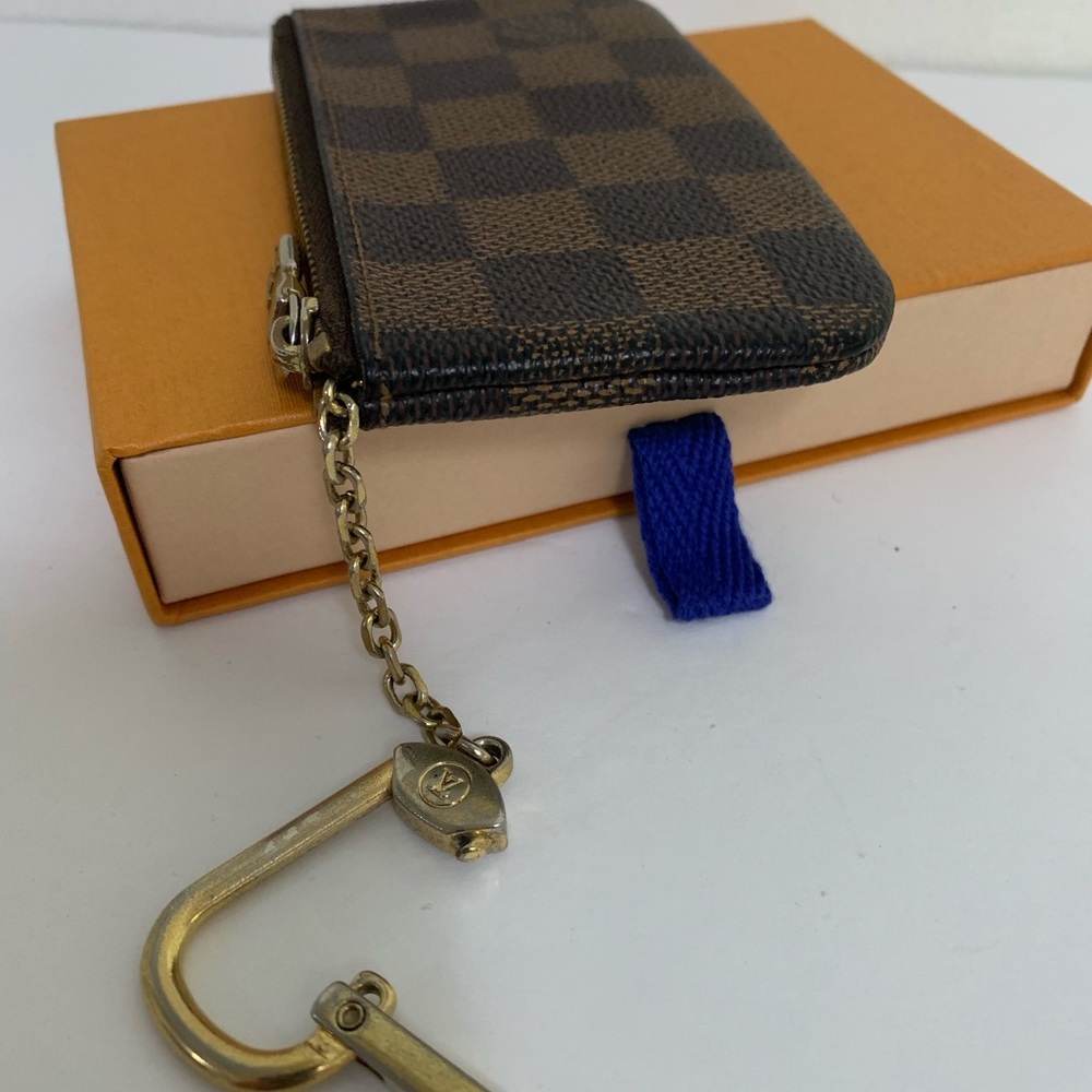 Louis Vuitton Damier key pouch - Picture 3 of 8